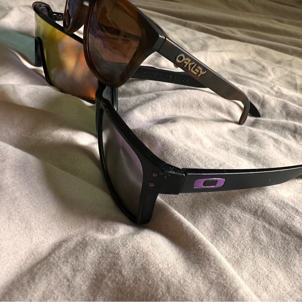 Oakleys - Picture 2 of 7